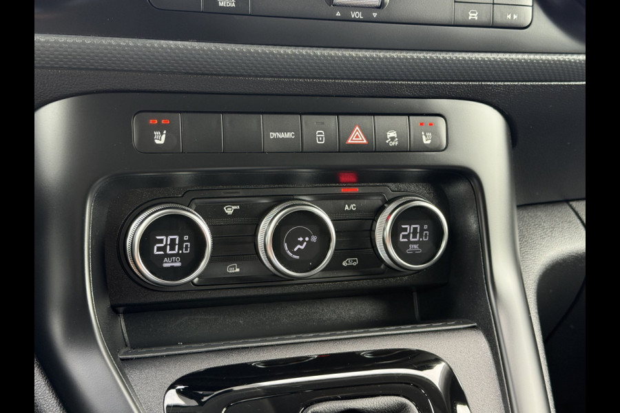 Mercedes-Benz Citan 112 Pro L2H1 / 51 kWh / RIJKLAAR !! / 3.369 KM / High Performance LED-koplampen / CAMERA / ECC / CRUISE / TREKHAAK / STOELVERWAR