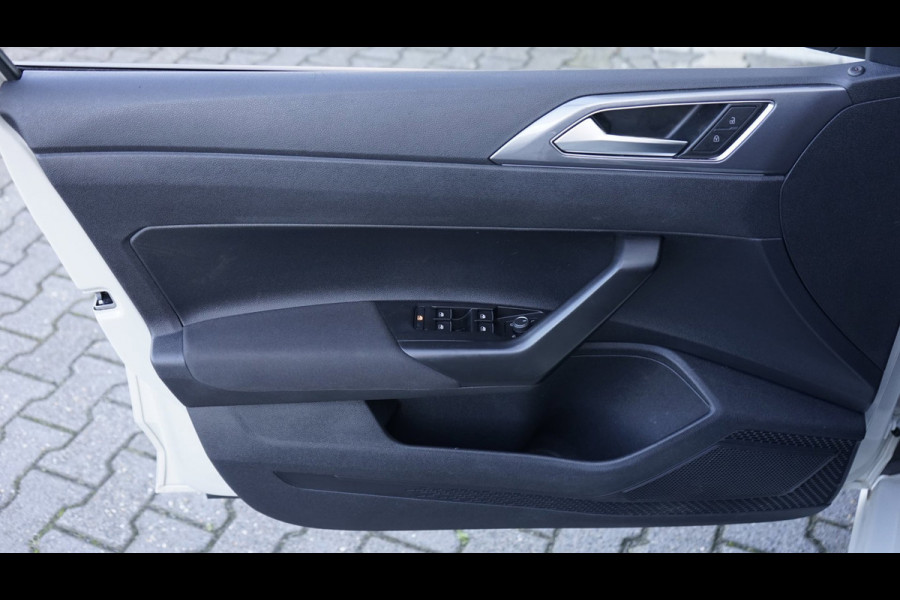 Volkswagen Polo 1.0 TSI AUTOMAAT|CAMERA|CARPLAY|DAB|IQ LIGHT|NAVIGATIE|STOELVERWARMING|VIRTUEEL