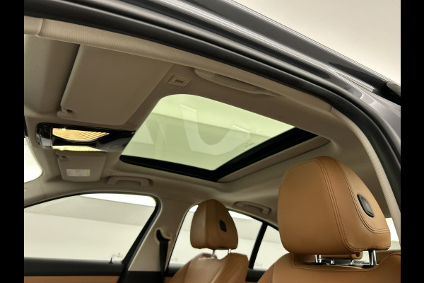 BMW 3-serie 330e 292PK High Exe. Schuif-kanteldak/Leder/M-sport-stoelen