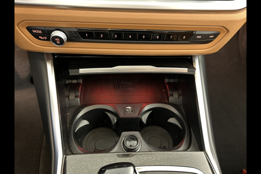 BMW 3-serie 330e 292PK High Exe. Schuif-kanteldak/Leder/M-sport-stoelen