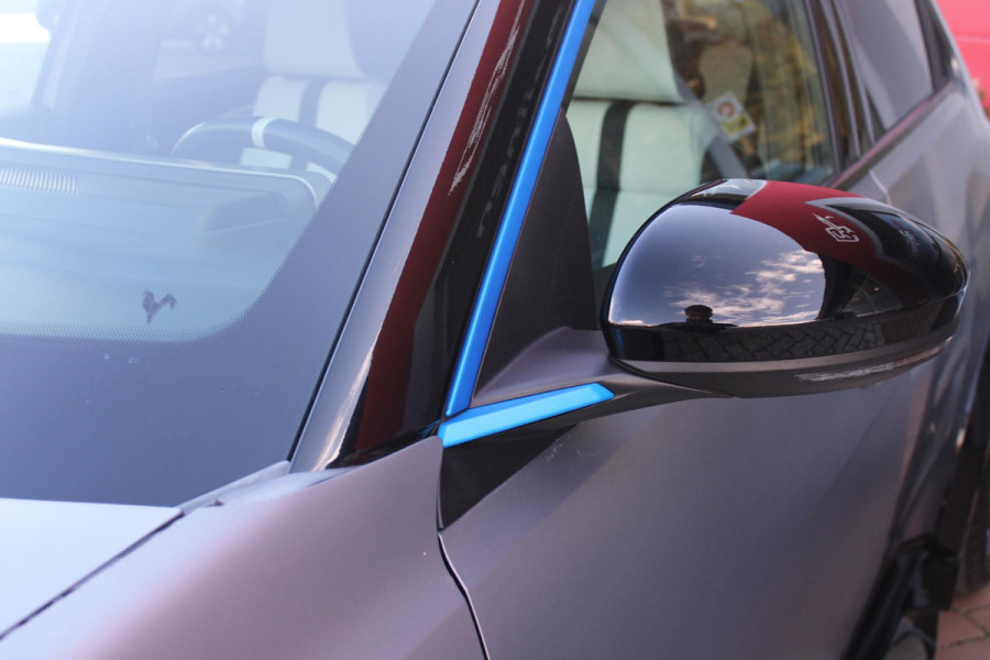 ALPINE A290 GTS 220PK 52 kWh | DEVIALET AUDIO SYSTEM | DRAADLOZE TELEFOONLADER | ELEKTRISCH VERWARMBAAR STUURWIEL | 19" LICHTMETALEN VELGEN "SNOWFLAKE" NOIR BRILLIANT | ALPINE LOGO OP ZIJSCHERMEN | BREMBO REMKLAUWEN "ROUGE RACING" | ALPINE TELEMETRICS PREMIUM | NAPPA LEDEREN BEKLEDING BLUE PROFOND/GRIS EVEE MET ALPINE STIKSELS EN LOGO | MICHELIN PILOT SPORT BANDEN | ALPINE SPORT CHASSIS | GROOTLICHT ASSISTENT | DCC | ADAPTIVE CRUISE CONTROL | PARKEERNSENSOREN VOOR ACHTER EN ZIJKANT | ACHTERUITRIJ CAMERA | HANDSFREE CARD | VERWARMBARE VOORSTOELEN | WARMTEPOMP | NAVIGATIE BY "GOOGLE