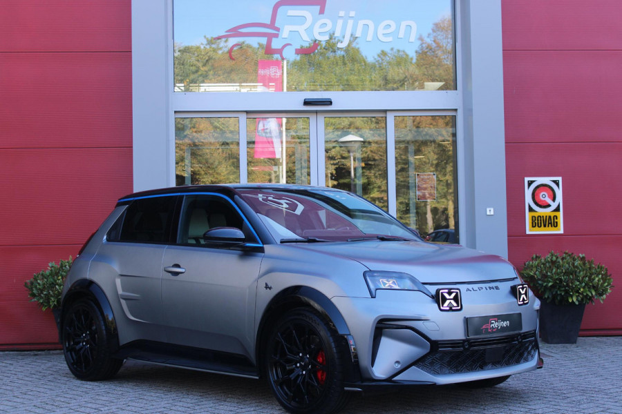 ALPINE A290 GTS 220PK 52 kWh | DEVIALET AUDIO SYSTEM | DRAADLOZE TELEFOONLADER | ELEKTRISCH VERWARMBAAR STUURWIEL | 19" LICHTMETALEN VELGEN "SNOWFLAKE" NOIR BRILLIANT | ALPINE LOGO OP ZIJSCHERMEN | BREMBO REMKLAUWEN "ROUGE RACING" | ALPINE TELEMETRICS PREMIUM | NAPPA LEDEREN BEKLEDING BLUE PROFOND/GRIS EVEE MET ALPINE STIKSELS EN LOGO | MICHELIN PILOT SPORT BANDEN | ALPINE SPORT CHASSIS | GROOTLICHT ASSISTENT | DCC | ADAPTIVE CRUISE CONTROL | PARKEERNSENSOREN VOOR ACHTER EN ZIJKANT | ACHTERUITRIJ CAMERA | HANDSFREE CARD | VERWARMBARE VOORSTOELEN | WARMTEPOMP | NAVIGATIE BY "GOOGLE