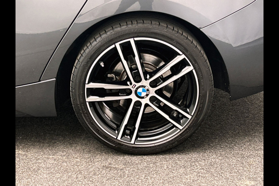 BMW 1-serie 118i High Executive M-Sport 136 PK, M/Sports/Pakket, Sport/Seats, LED, Navigatie, HiFi, 165DKM, Org.NL!!