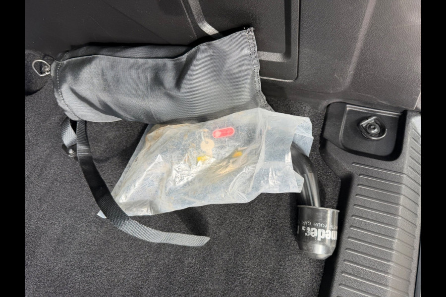 Renault Kangoo TCe 130 EDC Techno Navi / Trekhaak afn. / Camera / P-sensoren rondom / Stoel verw / Clima