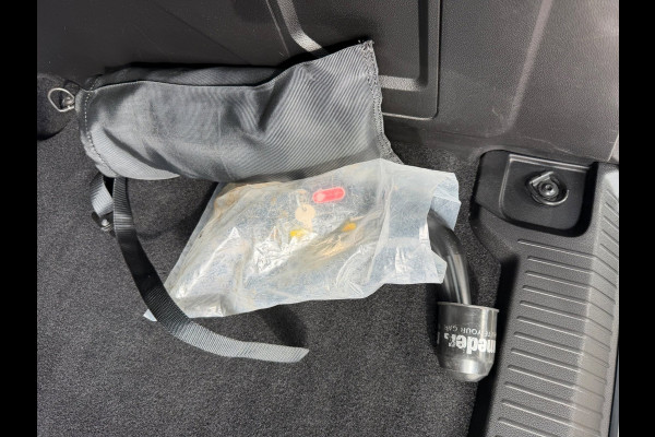 Renault Kangoo TCe 130 EDC Techno Navi / Trekhaak afn. / Camera / P-sensoren rondom / Stoel verw / Clima