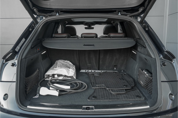 Audi Q5 55 TFSI e Quattro Competition S Pano Leder Luchtv ACC Zwart Optiek Massage Trekhaak