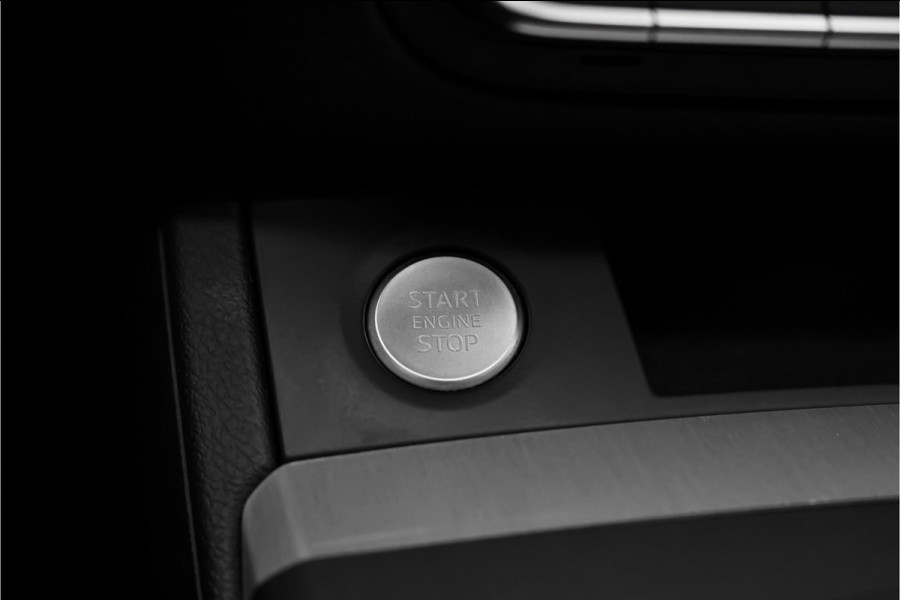 Audi Q5 55 TFSI e Quattro Competition S Pano Leder Luchtv ACC Zwart Optiek Massage Trekhaak