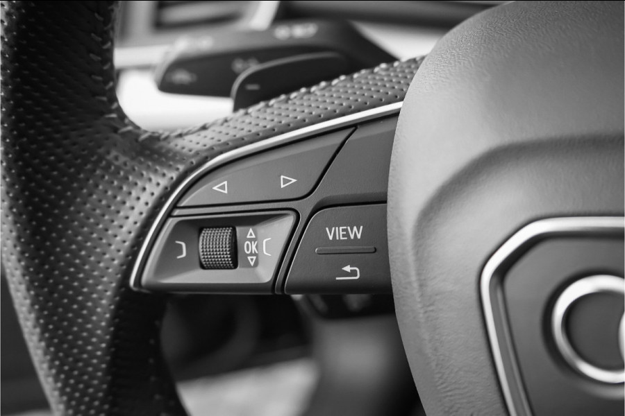 Audi Q5 55 TFSI e Quattro Competition S Pano Leder Luchtv ACC Zwart Optiek Massage Trekhaak