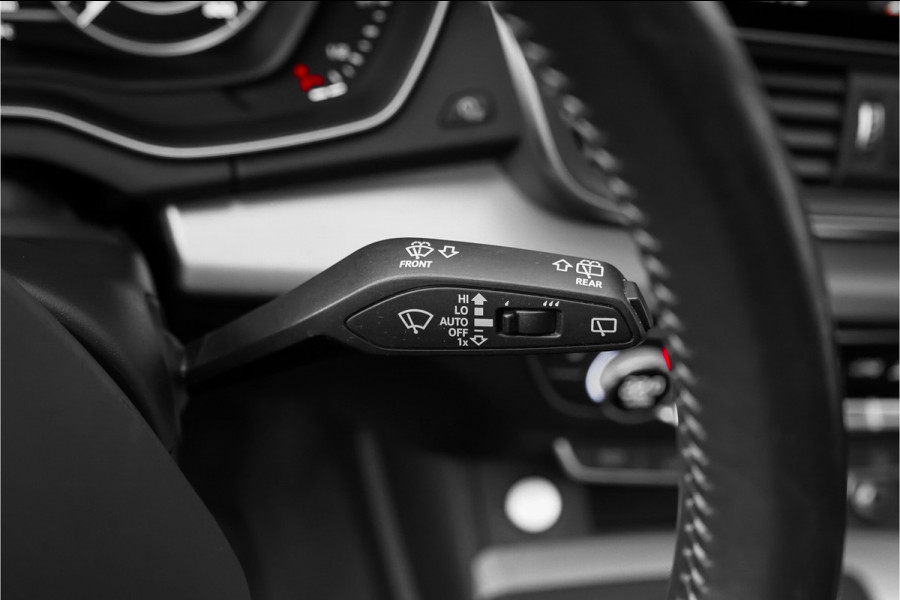 Audi Q5 55 TFSI e Quattro Competition S Pano Leder Luchtv ACC Zwart Optiek Massage Trekhaak
