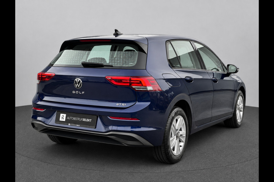 Volkswagen Golf 8 1.0 eTSI | ACC | Sfeerverlichting | Carplay | Navi | Stuurwiel verwarmd | Stoelverwarming