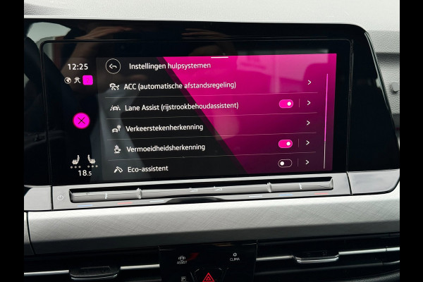Volkswagen Golf 8 1.0 eTSI | ACC | Sfeerverlichting | Carplay | Navi | Stuurwiel verwarmd | Stoelverwarming