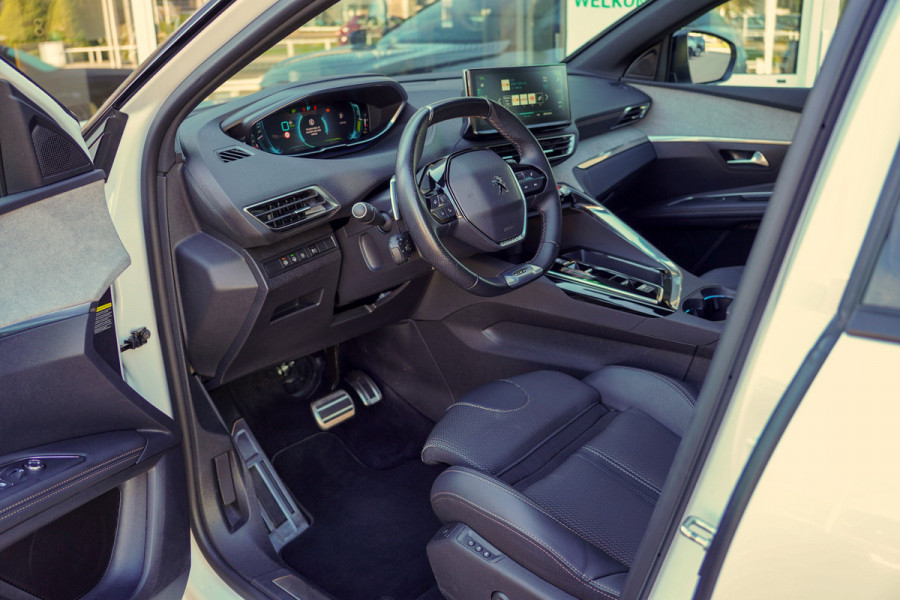 Peugeot 3008 1.6 HYbrid 225 GT |  Panoramadak | Trekhaak | SoH 96%