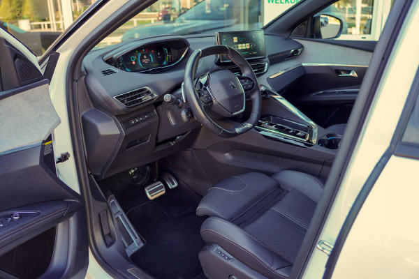 Peugeot 3008 1.6 HYbrid 225 GT |  Panoramadak | Trekhaak | SoH 96%