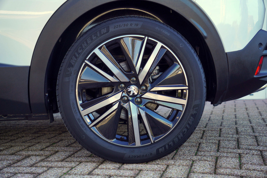 Peugeot 3008 1.6 HYbrid 225 GT |  Panoramadak | Trekhaak | SoH 96%