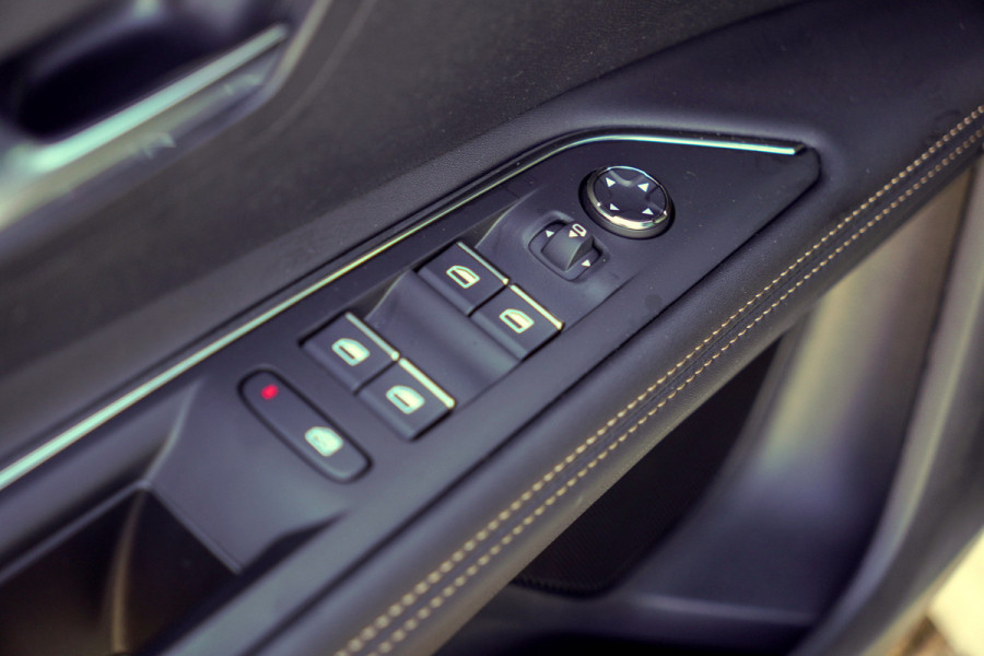 Peugeot 3008 1.6 HYbrid 225 GT |  Panoramadak | Trekhaak | SoH 96%