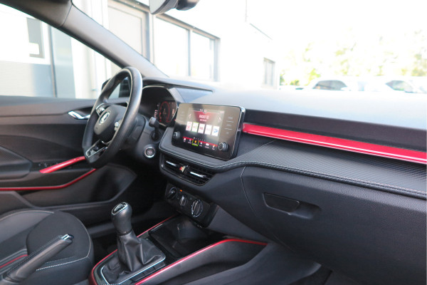 Škoda Fabia 1.0 TSI 70kw 95pk Monte Carlo , Led (Skoda crystal lighting)  , Bi-color, Virtual cockpit, Sportstoelen,Keyless entry/start, Navi via Smartlink, Cruisecontrol, PDC, Camera , LMV. etc.