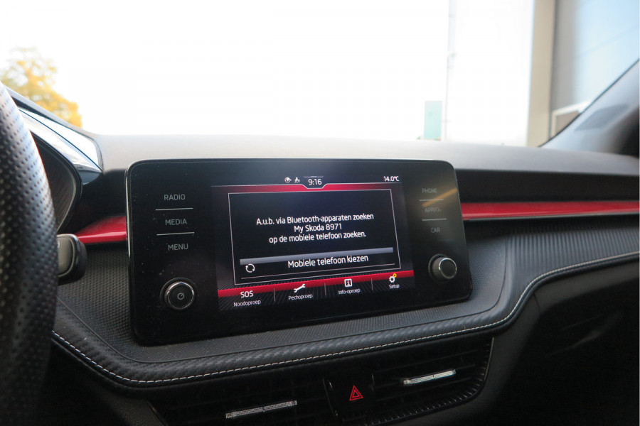 Škoda Fabia 1.0 TSI 70kw 95pk Monte Carlo , Led (Skoda crystal lighting)  , Bi-color, Virtual cockpit, Sportstoelen,Keyless entry/start, Navi via Smartlink, Cruisecontrol, PDC, Camera , LMV. etc.