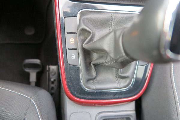 Škoda Fabia 1.0 TSI 70kw 95pk Monte Carlo , Led (Skoda crystal lighting)  , Bi-color, Virtual cockpit, Sportstoelen,Keyless entry/start, Navi via Smartlink, Cruisecontrol, PDC, Camera , LMV. etc.