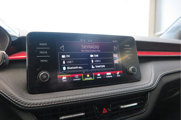 Škoda Fabia 1.0 TSI 70kw 95pk Monte Carlo , Led (Skoda crystal lighting)  , Bi-color, Virtual cockpit, Sportstoelen,Keyless entry/start, Navi via Smartlink, Cruisecontrol, PDC, Camera , LMV. etc.