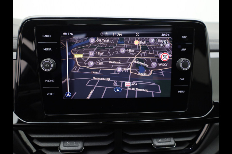 Volkswagen T-Roc 1.5 TSI R-Line Edition | IQ Light | Schuif\Kanteldak | Camera | Apple \ Andorid Auto | Trekhaak | Prijs Rijklaar !!