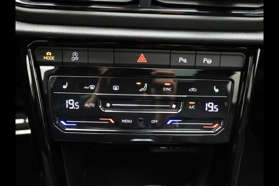 Volkswagen T-Roc 1.5 TSI R-Line Edition | IQ Light | Schuif\Kanteldak | Camera | Apple \ Andorid Auto | Trekhaak | Prijs Rijklaar !!