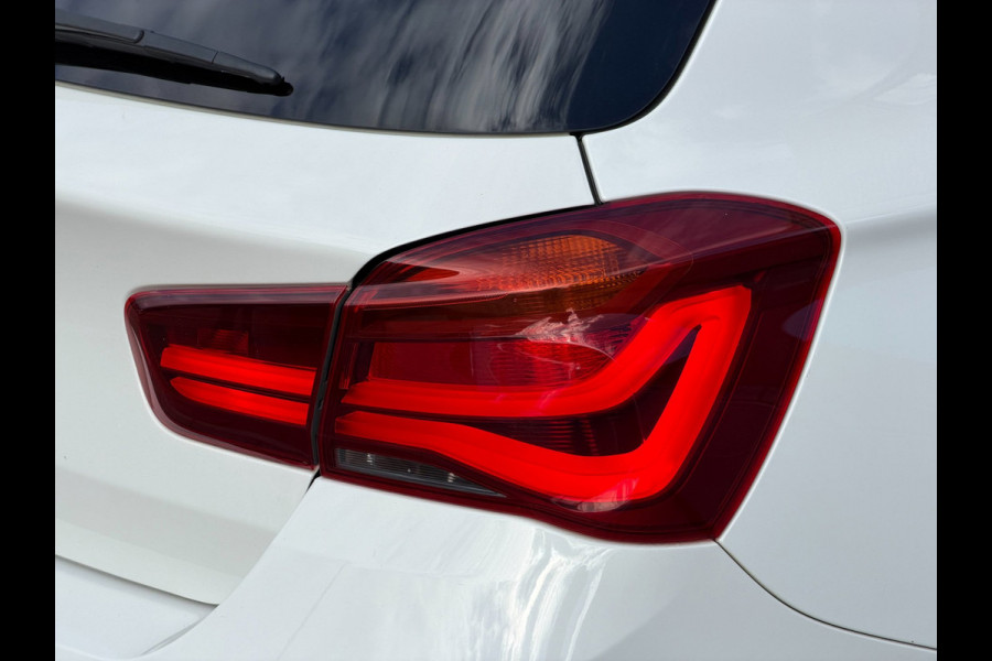 BMW 1 Serie 120i 184PK AUT M-Sport Led Dak Leder Carplay DAB+ PDC