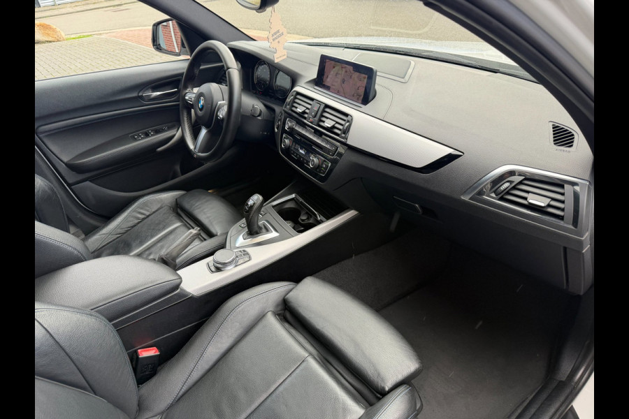 BMW 1 Serie 120i 184PK AUT M-Sport Led Dak Leder Carplay DAB+ PDC