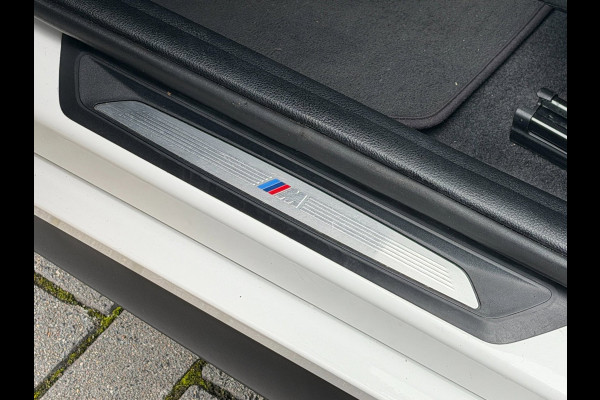 BMW 1 Serie 120i 184PK AUT M-Sport Led Dak Leder Carplay DAB+ PDC