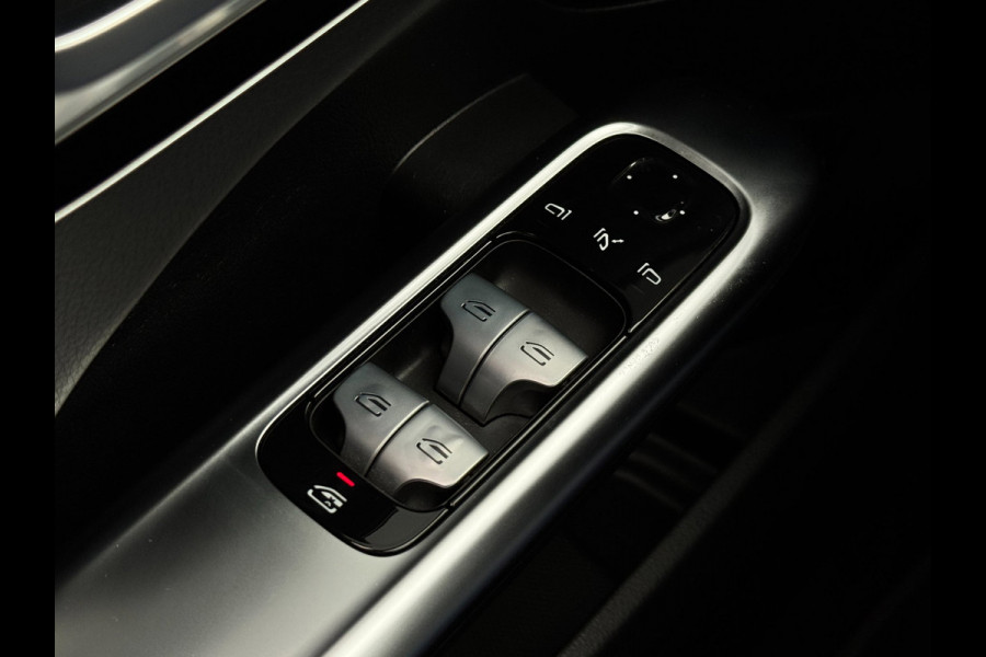 Mercedes-Benz C-Klasse Estate 300 e | Sfeerverlichting | Camera | Carplay | Dodehoek | Elektrische achterklep | Dealer onderhouden