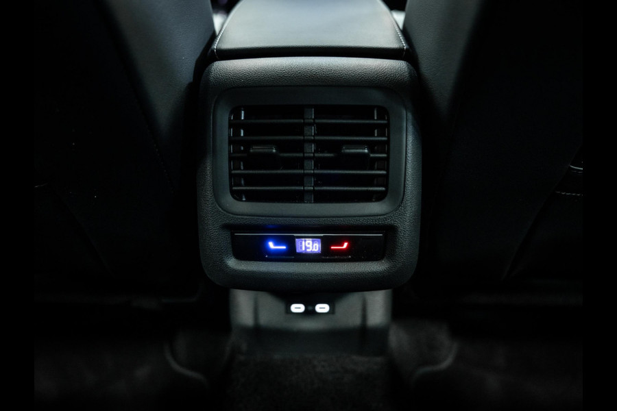 Volkswagen T-Roc T-roc R-line Vol uit gevoerde T-Roc R-line mooie kleurstelling