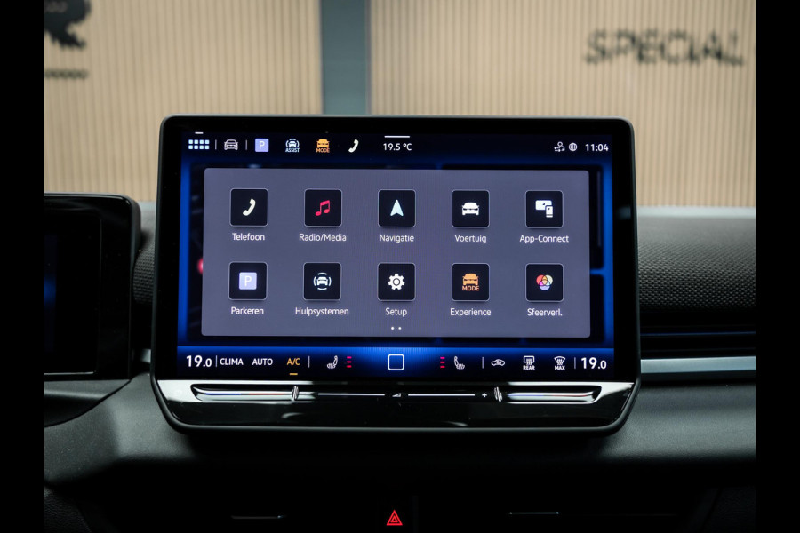 Volkswagen T-Roc T-roc R-line Vol uit gevoerde T-Roc R-line mooie kleurstelling