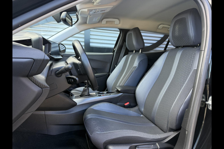 Peugeot 2008 1.2 PureTech Allure 2e Eigenaar|Navi|Camera|Carplay|D-riem vv in 2025|Trekhaak|Cruise|PDC V+A|Elek ramen|Dealer onderhouden|N.A.P|APK tot 07-2028
