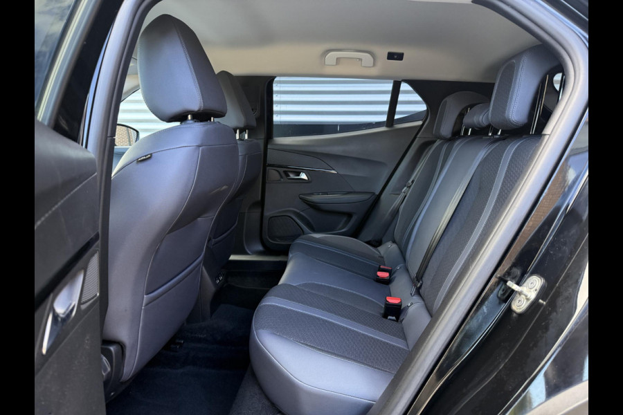 Peugeot 2008 1.2 PureTech Allure 2e Eigenaar|Navi|Camera|Carplay|D-riem vv in 2025|Trekhaak|Cruise|PDC V+A|Elek ramen|Dealer onderhouden|N.A.P|APK tot 07-2028