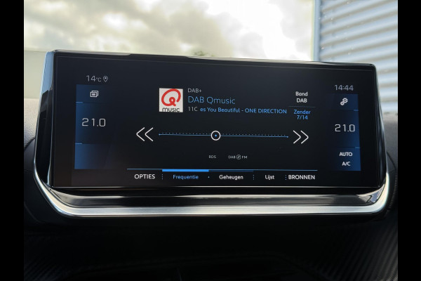 Peugeot 2008 1.2 PureTech Allure 2e Eigenaar|Navi|Camera|Carplay|D-riem vv in 2025|Trekhaak|Cruise|PDC V+A|Elek ramen|Dealer onderhouden|N.A.P|APK tot 07-2028
