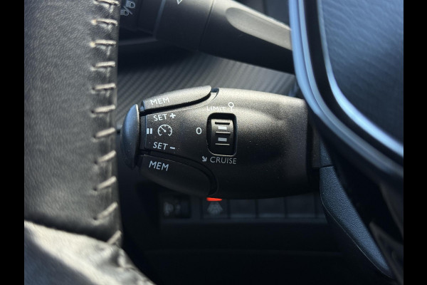 Peugeot 2008 1.2 PureTech Allure 2e Eigenaar|Navi|Camera|Carplay|D-riem vv in 2025|Trekhaak|Cruise|PDC V+A|Elek ramen|Dealer onderhouden|N.A.P|APK tot 07-2028