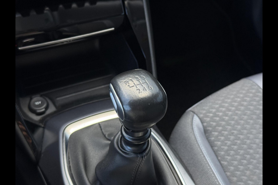 Peugeot 2008 1.2 PureTech Allure 2e Eigenaar|Navi|Camera|Carplay|D-riem vv in 2025|Trekhaak|Cruise|PDC V+A|Elek ramen|Dealer onderhouden|N.A.P|APK tot 07-2028