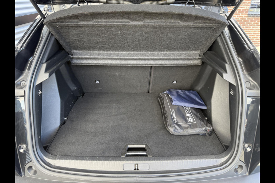 Peugeot 2008 1.2 PureTech Allure 2e Eigenaar|Navi|Camera|Carplay|D-riem vv in 2025|Trekhaak|Cruise|PDC V+A|Elek ramen|Dealer onderhouden|N.A.P|APK tot 07-2028