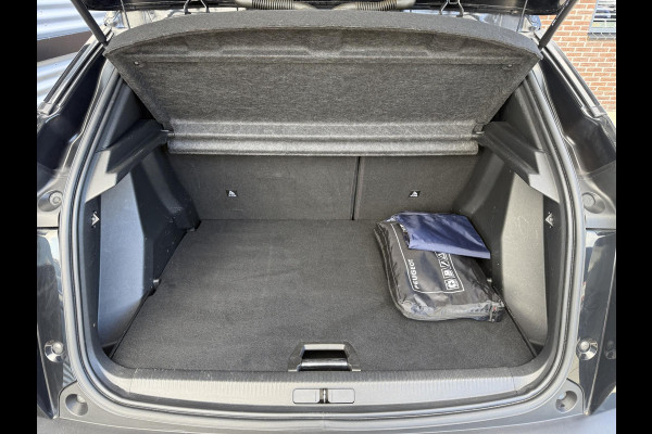 Peugeot 2008 1.2 PureTech Allure 2e Eigenaar|Navi|Camera|Carplay|D-riem vv in 2025|Trekhaak|Cruise|PDC V+A|Elek ramen|Dealer onderhouden|N.A.P|APK tot 07-2028