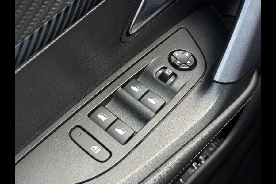 Peugeot 2008 1.2 PureTech Allure 2e Eigenaar|Navi|Camera|Carplay|D-riem vv in 2025|Trekhaak|Cruise|PDC V+A|Elek ramen|Dealer onderhouden|N.A.P|APK tot 07-2028
