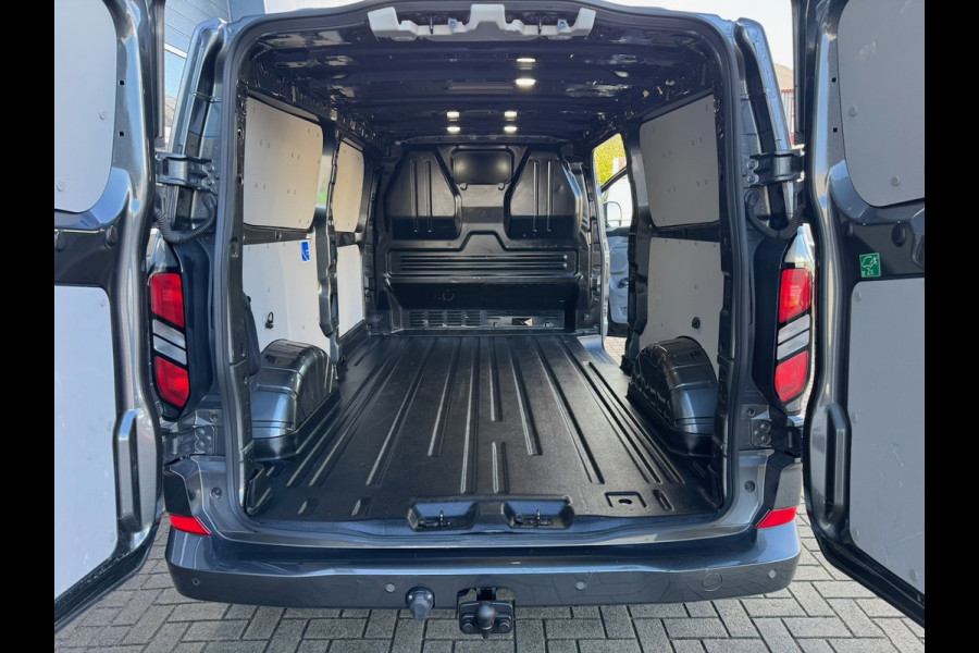 Ford Transit Custom 320 2.0 TDCI 136pk L2H1 Limited | Trekhaak | Navi | LED | Keyfree | Stoelverw. | CarPlay | Camera | 16 inch