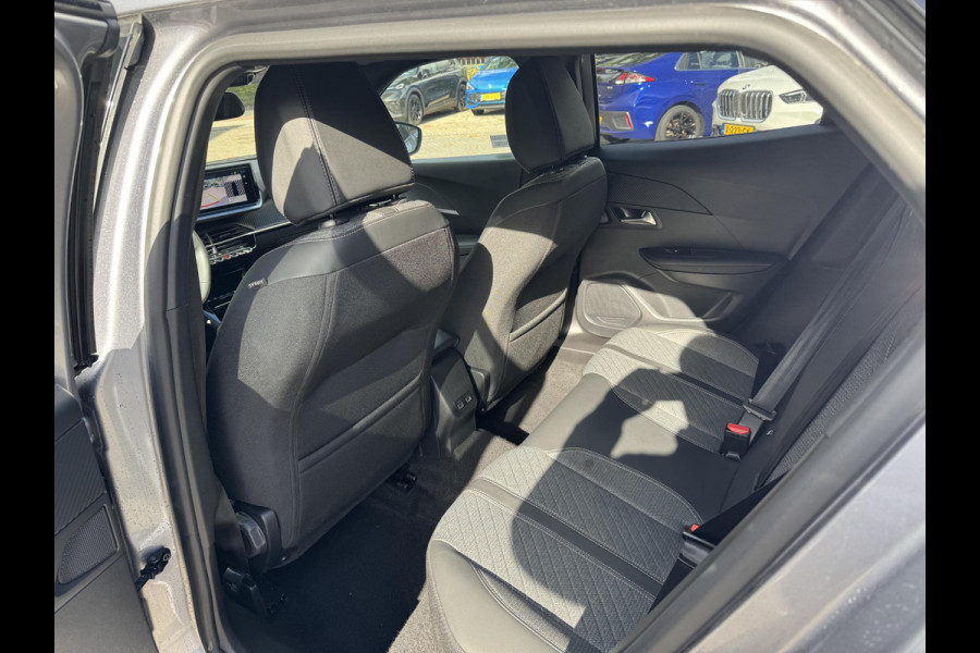 Peugeot 2008 1.2 Hybrid 145 Allure AUTOMAAT | CRUISE CONTROL| 30.000KM! | CAMERA| NAVIGATIE |RIJKLAARPRIJS INCL. 12 MND BOVAG GARANTIE|