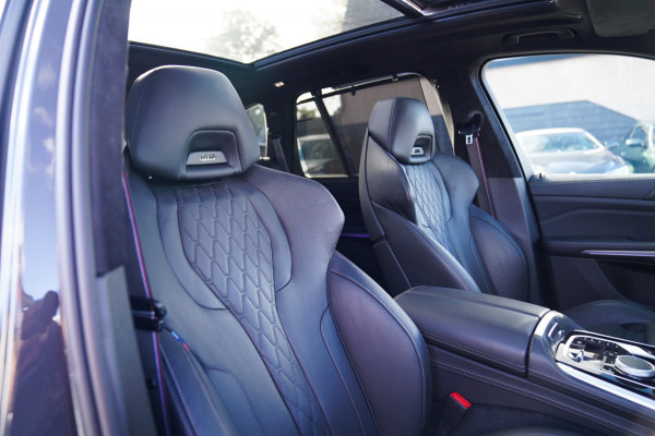 BMW X5 XDrive50e High Executive | X5M Kuipstoelen | Driving assistant Prof | HuD | Dravit Grau | Luchtvering | Stoelverkoeling |