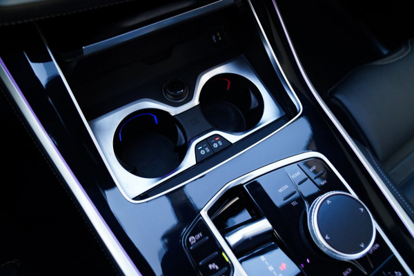 BMW X5 XDrive50e High Executive | X5M Kuipstoelen | Driving assistant Prof | HuD | Dravit Grau | Luchtvering | Stoelverkoeling |