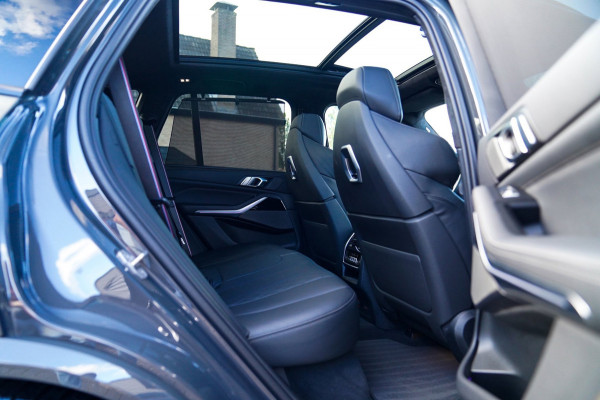 BMW X5 XDrive50e High Executive | X5M Kuipstoelen | Driving assistant Prof | HuD | Dravit Grau | Luchtvering | Stoelverkoeling |
