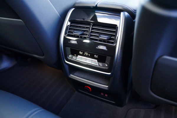 BMW X5 XDrive50e High Executive | X5M Kuipstoelen | Driving assistant Prof | HuD | Dravit Grau | Luchtvering | Stoelverkoeling |