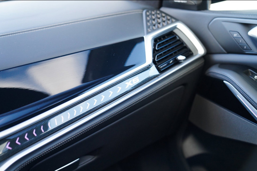 BMW X5 XDrive50e High Executive | X5M Kuipstoelen | Driving assistant Prof | HuD | Dravit Grau | Luchtvering | Stoelverkoeling |