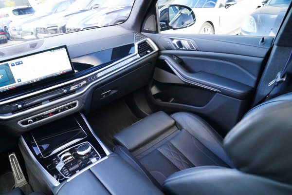 BMW X5 XDrive50e High Executive | X5M Kuipstoelen | Driving assistant Prof | HuD | Dravit Grau | Luchtvering | Stoelverkoeling |