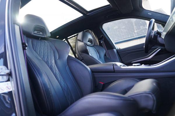 BMW X5 XDrive50e High Executive | X5M Kuipstoelen | Driving assistant Prof | HuD | Dravit Grau | Luchtvering | Stoelverkoeling |