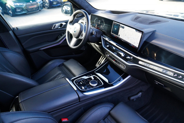 BMW X5 XDrive50e High Executive | X5M Kuipstoelen | Driving assistant Prof | HuD | Dravit Grau | Luchtvering | Stoelverkoeling |