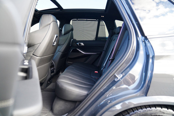 BMW X5 XDrive50e High Executive | X5M Kuipstoelen | Driving assistant Prof | HuD | Dravit Grau | Luchtvering | Stoelverkoeling |
